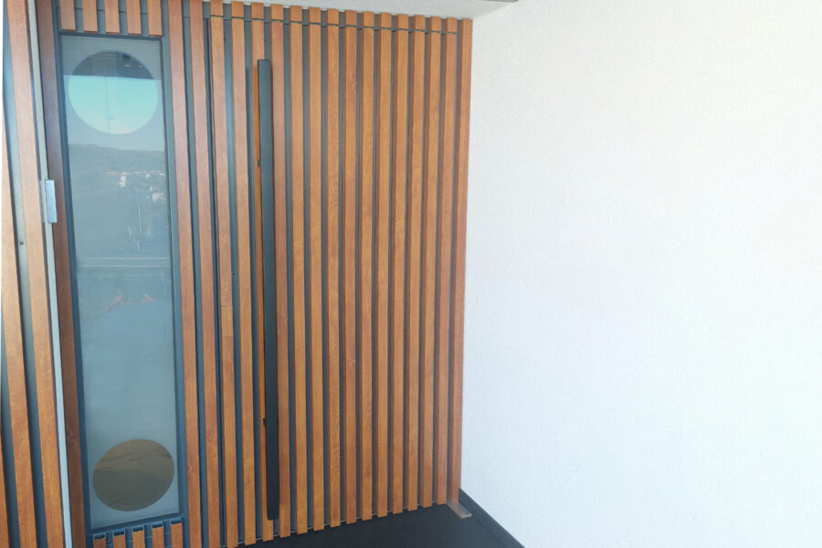 gallery-item
